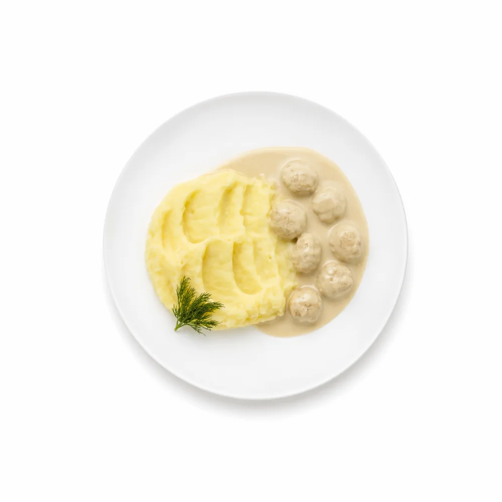Фрикадельки куриные в соусе бешамель с картофельным пюре